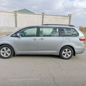 Toyota Sienna 2017