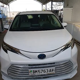 Toyota Sienna 2021