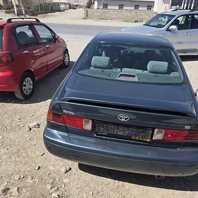 Toyota Camry 2000