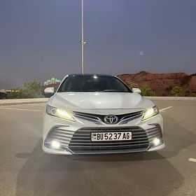 Toyota Camry 2021
