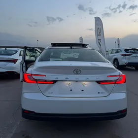 Toyota Camry Hybrid 2025