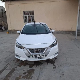 Nissan Versa 2021