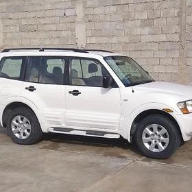 Mitsubishi Pajero 2002