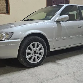 Toyota Camry 2000
