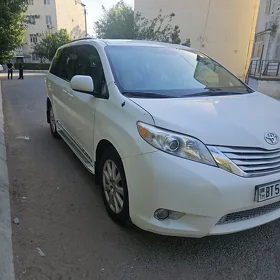 Toyota Sienna 2011