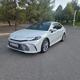 Toyota Camry 2025