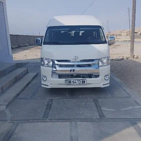 Toyota Hiace 2015