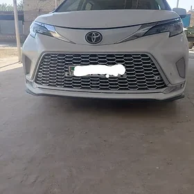 Toyota Sienna 2021