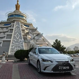 Lexus ES 350 2019