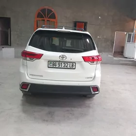 Toyota Highlander 2017