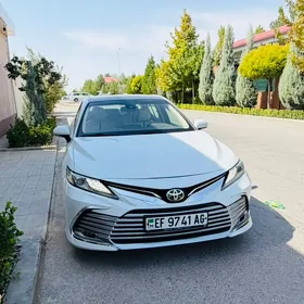Toyota Camry 2021