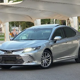 Toyota Camry 2018