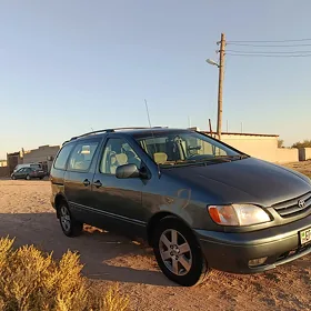 Toyota Sienna 2002