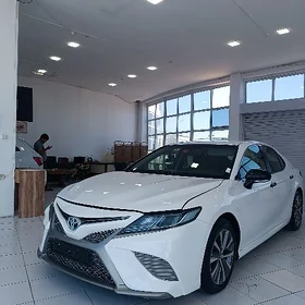 Toyota Camry Hybrid 2022