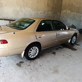 Toyota Camry 1999
