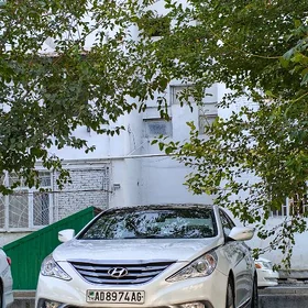 Hyundai Sonata 2011