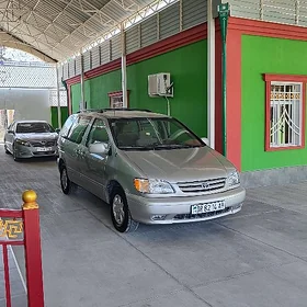 Toyota Sienna 2001