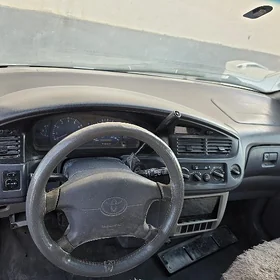 Toyota Sienna 2001