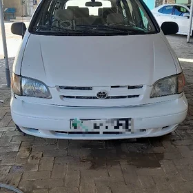 Toyota Sienna 1999