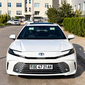 Toyota Camry Hybrid 2025