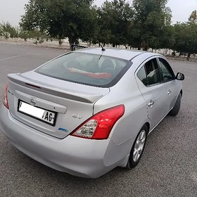 Nissan Versa 2013