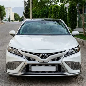 Toyota Camry 2024