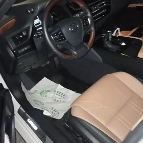 Lexus ES 350 2025