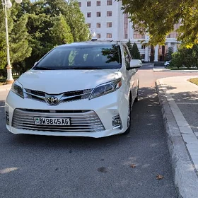 Toyota Sienna 2016