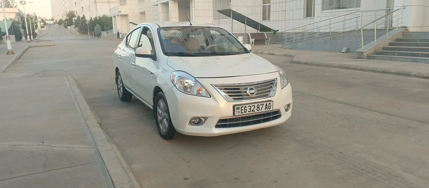 Nissan Sunny 2014 - 1