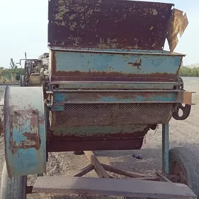 MTZ T-28 2012