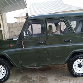 UAZ 469 2005