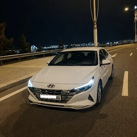 Hyundai Elantra 2022