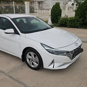 Hyundai Elantra 2022