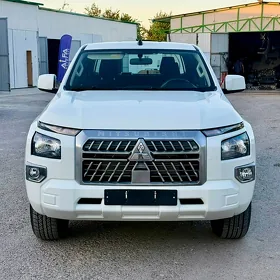 Mitsubishi L200 2025