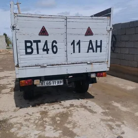 UAZ 452 1981