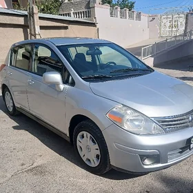 Nissan Versa 2011