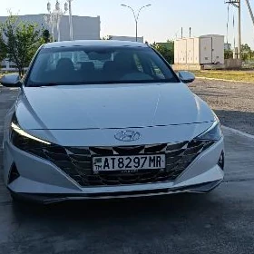 Hyundai Elantra 2022