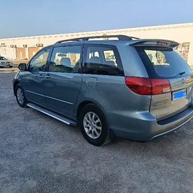 Toyota Sienna 2004