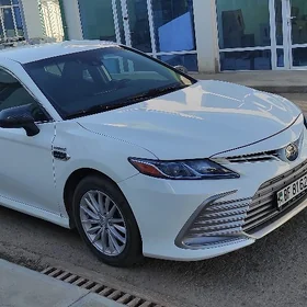 Toyota Camry 2021