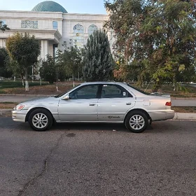 Toyota Camry 2001
