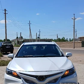 Toyota Camry 2021