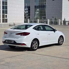 Hyundai Elantra 2020