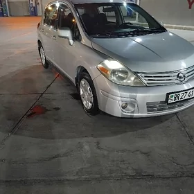 Nissan Versa 2011