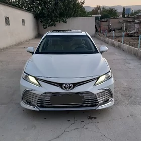 Toyota Camry 2020