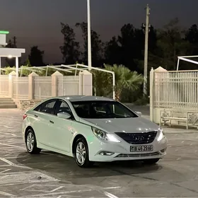 Hyundai Sonata 2011