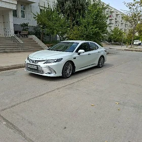 Toyota Camry 2021