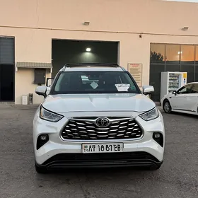 Toyota Highlander 2023