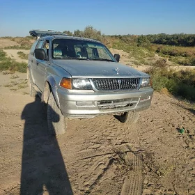 Mitsubishi Montero Sport 2001
