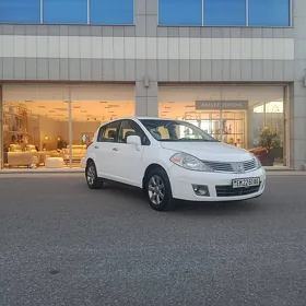Nissan Versa 2011