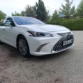 Lexus ES 350 2022